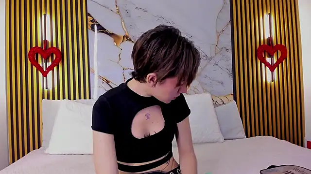 Snapshot of noha_ns chatting on February 2026 10:43:01 PM noha ns online show from February 2026 10:43:01 PM