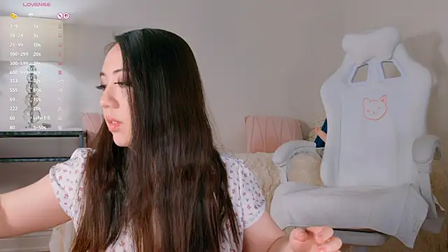 Snapshot of naughtytilly chatting on March 2025 08:21:01 PM naughtytilly online show from March 2025 08:21:01 PM