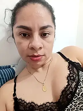 Snapshot of luna_pinky chatting on February 2026 06:38:04 PM luna pinky online show from February 2026 06:38:04 PM