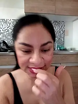 luna pinky online show from March 2026 05:03:01 PM