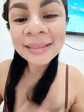 Snapshot of luna_pinky chatting on February 2026 05:26:02 PM luna pinky online show from February 2026 05:26:02 PM