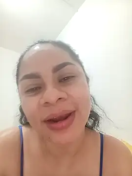 luna pinky online show from March 2026 02:04:02 AM