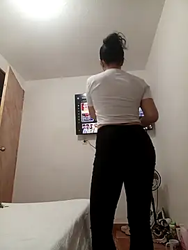 Snapshot of luna_pinky chatting on February 2026 06:08:01 PM luna pinky online show from February 2026 06:08:01 PM