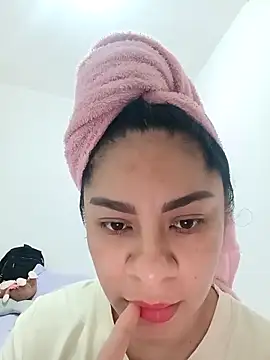 Snapshot of luna_pinky chatting on February 2026 02:39:02 PM luna pinky online show from February 2026 02:39:02 PM