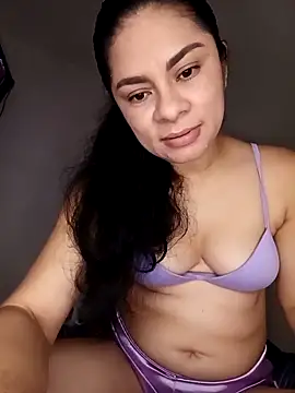 luna pinky online show from April 2026 08:59:01 PM