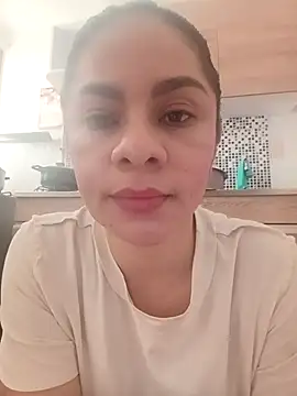 luna pinky online show from April 2026 04:24:01 PM