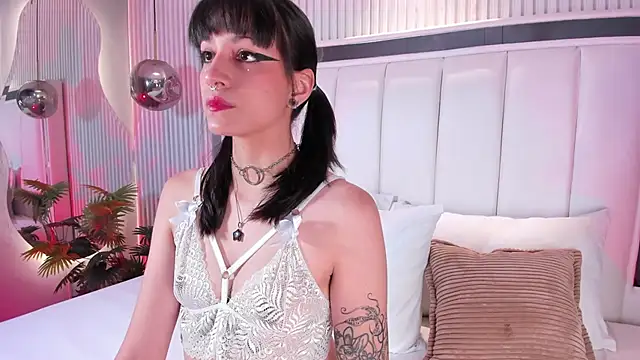 ViolettaColinss online show from February 2026 11:32:01 AM