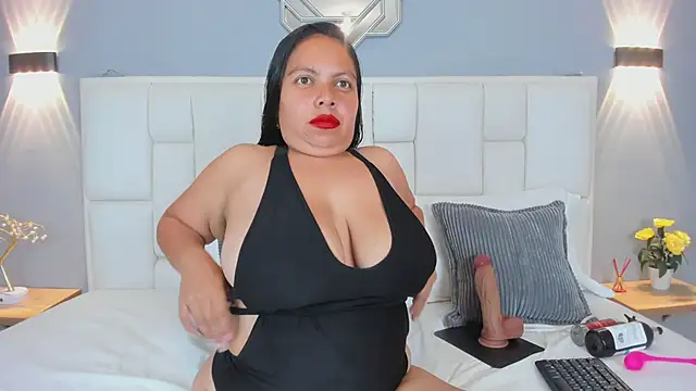 KataThonpson online show from February 2026 04:02:02 AM