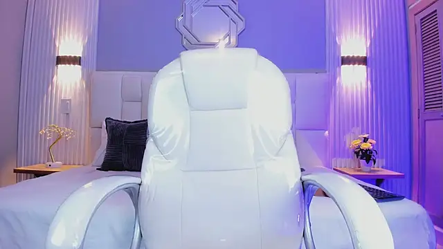 KataThonpson online show from March 2026 04:51:01 AM