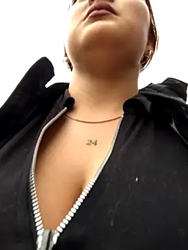 Snapshot of katty_42 chatting on February 2026 09:39:02 PM katty 42 online show from February 2026 09:39:02 PM