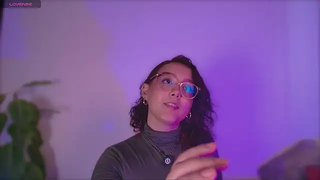 kittysophie  online show from April 2026 09:39:33 PM