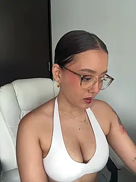 kittysophie  online show from February 2026 02:57:01 PM