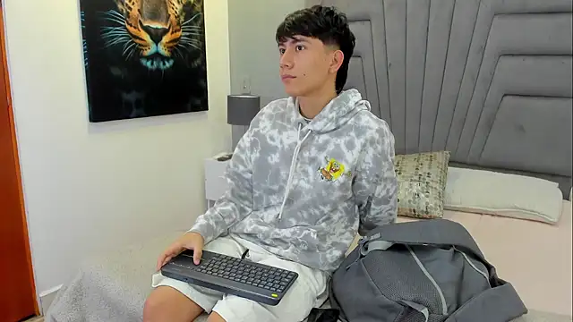 Raphael Nyon online show from February 2026 11:32:02 AM