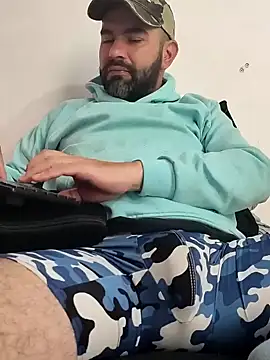 hairyandbigmann online show from April 2026 08:15:02 PM