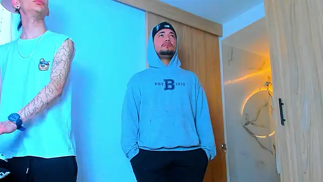 Snapshot of TheBatMansion chatting on February 2026 07:57:02 PM TheBatMansion online show from February 2026 07:57:02 PM