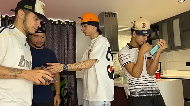 Snapshot of TheBatMansion chatting on February 2026 09:55:02 PM TheBatMansion online show from February 2026 09:55:02 PM