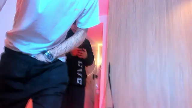 Snapshot of TheBatMansion chatting on January 2026 11:25:01 PM TheBatMansion online show from January 2026 11:25:01 PM