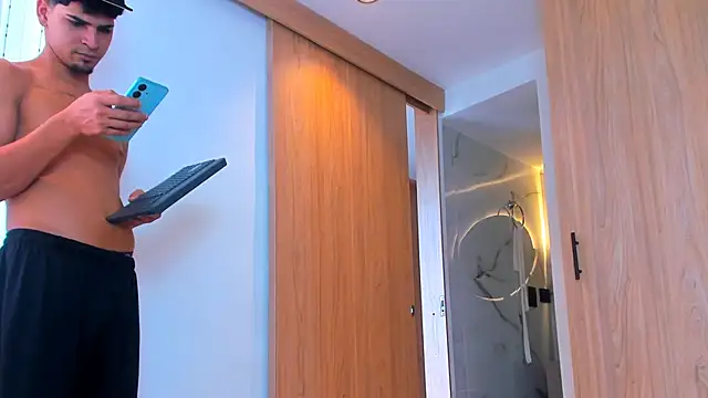 Snapshot of TheBatMansion chatting on February 2026 04:17:02 PM TheBatMansion online show from February 2026 04:17:02 PM