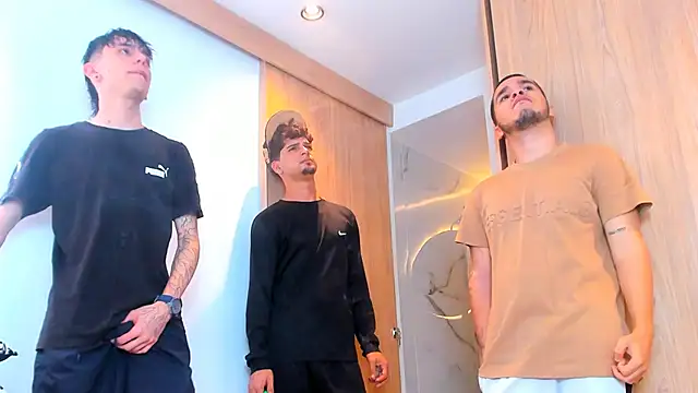 Snapshot of TheBatMansion chatting on February 2026 06:41:01 PM TheBatMansion online show from February 2026 06:41:01 PM