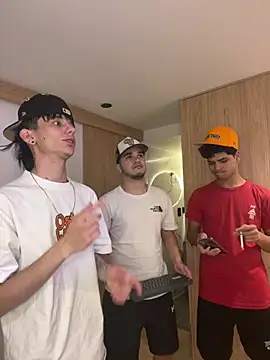 Snapshot of TheBatMansion chatting on March 2026 05:14:01 AM TheBatMansion online show from March 2026 05:14:01 AM