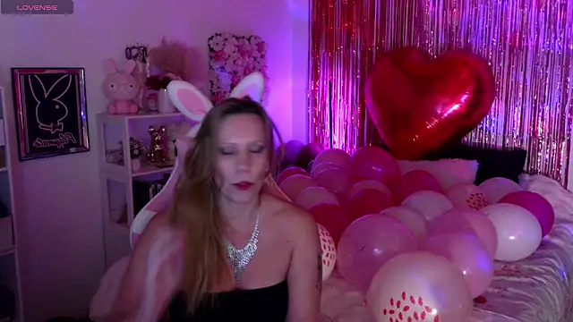 Snapshot of ArchangelTheFrancaise chatting on February 2026 09:37:02 PM ArchangelTheFrancaise online show from February 2026 09:37:02 PM