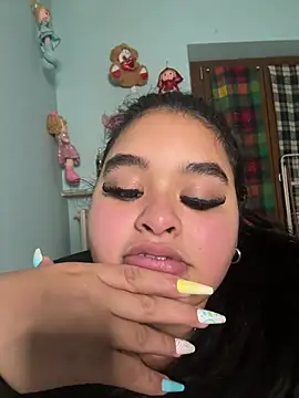 Aloyenita online show from February 2026 06:13:02 PM