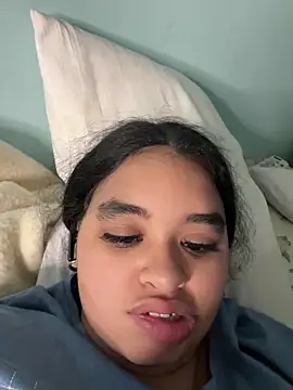 Aloyenita online show from May 2026 10:13:01 PM