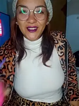 kuramaqueen online show from May 2026 08:01:01 AM