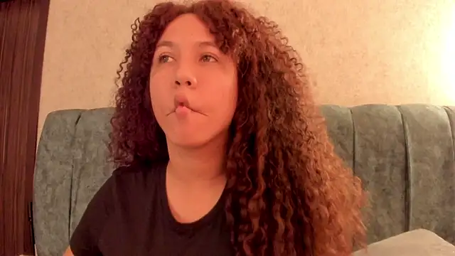 Aleera Walton online show from April 2026 09:18:02 PM