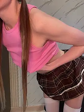 Snapshot of AliceeXHottie chatting on February 2026 10:44:01 AM AliceeXHottie online show from February 2026 10:44:01 AM