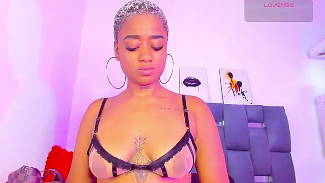 AgathaBladde online show from May 2026 02:44:02 AM