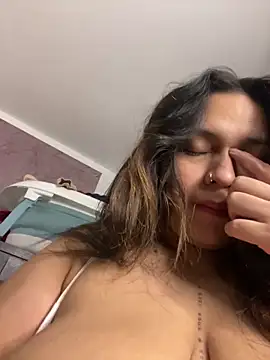 Snapshot of chiara_andrew chatting on February 2026 07:39:02 AM chiara andrew online show from February 2026 07:39:02 AM