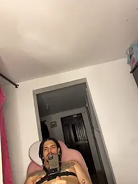 chiara andrew online show from April 2026 06:38:01 AM