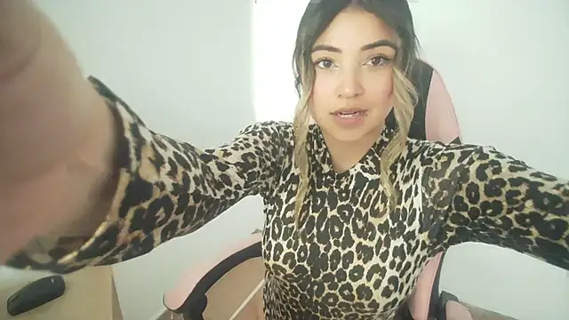 Snapshot of sweetlove- chatting on February 2026 09:58:01 PM sweetlove- online show from February 2026 09:58:01 PM