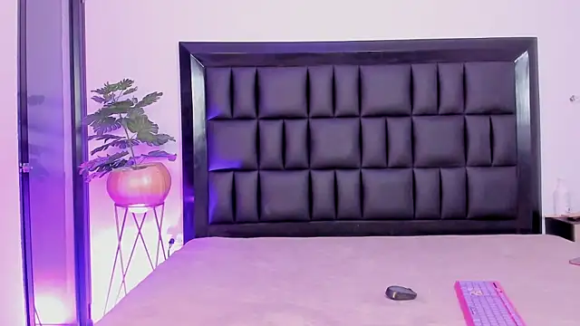 mia roosee1 online show from April 2026 05:09:02 AM