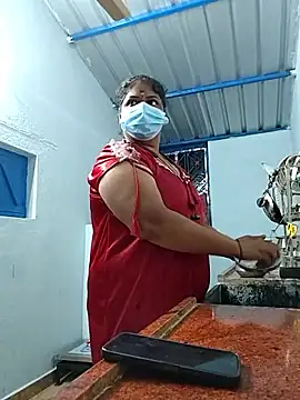 Snapshot of TamilSembaruthi143 chatting on February 2026 07:33:01 PM TamilSembaruthi143 online show from February 2026 07:33:01 PM