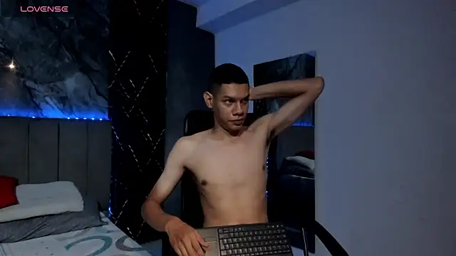 milo cruz  online show from February 2026 02:05:01 PM