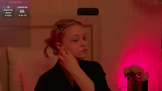 MollyHilton online show from April 2026 06:14:02 PM