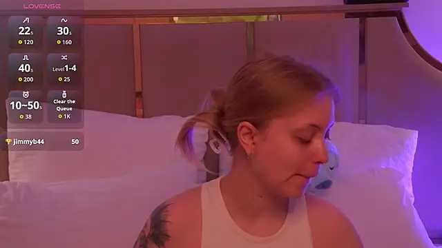 MollyHilton online show from February 2026 06:52:02 PM