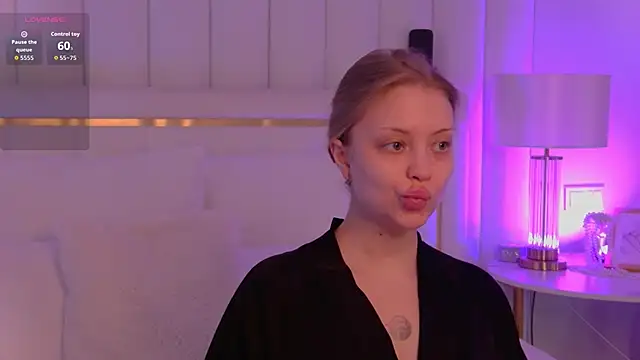 MollyHilton online show from February 2026 05:57:01 PM