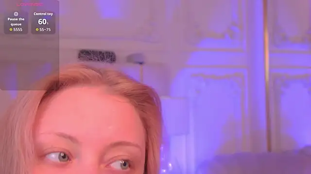 MollyHilton online show from April 2026 07:09:01 PM