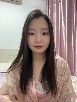 BIGBABYYEYE online show from April 2026 02:02:01 PM