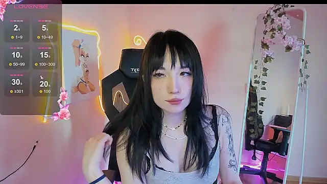 AliceeinWonderlanddd online show from April 2026 02:51:02 AM