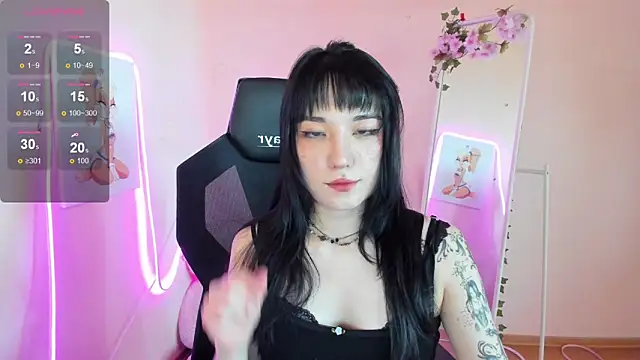 AliceeinWonderlanddd online show from June 2026 02:33:01 AM