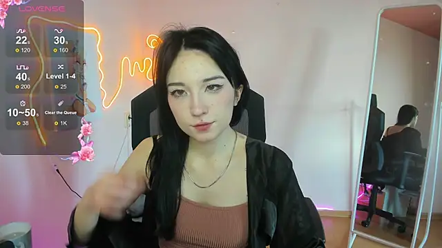 Snapshot of AliceeinWonderlanddd chatting on February 2026 02:52:01 AM AliceeinWonderlanddd online show from February 2026 02:52:01 AM