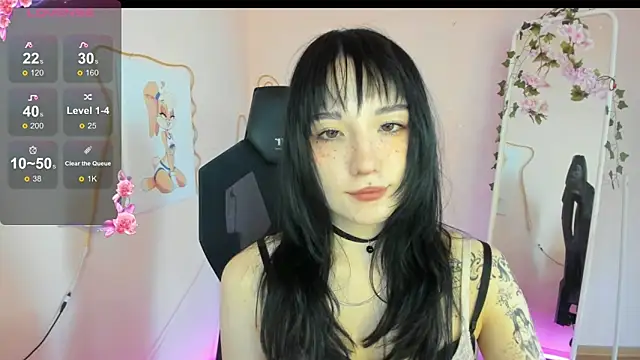 AliceeinWonderlanddd online show from April 2026 07:11:02 AM