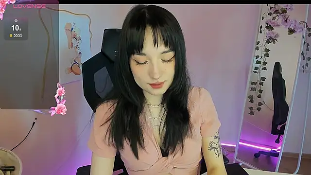 AliceeinWonderlanddd online show from April 2026 03:09:02 AM