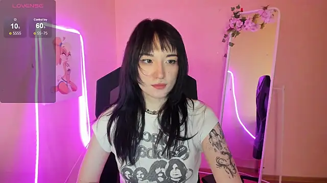 AliceeinWonderlanddd online show from June 2026 02:11:02 AM