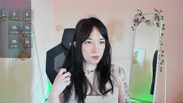 AliceeinWonderlanddd online show from May 2026 02:20:01 AM