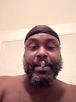 Snapshot of Droski21 chatting on April 2026 11:05:01 AM Droski21 online show from April 2026 11:05:01 AM